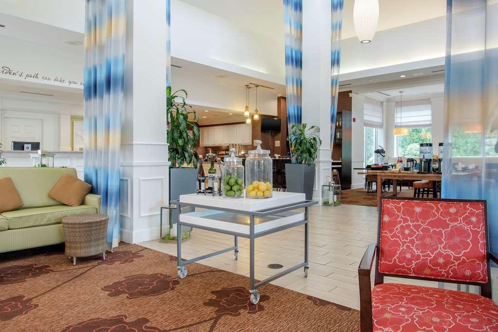 Hilton Garden Inn Portland Airport Interior foto